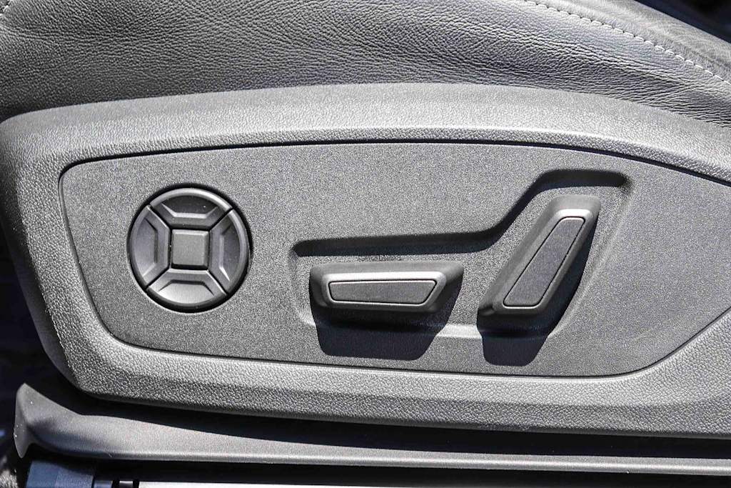 Thumbnail: 2023 Audi Q4 e-tron - 25