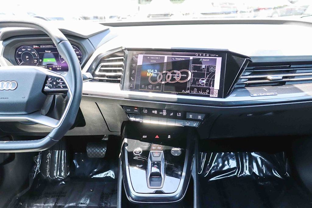 Thumbnail: 2023 Audi Q4 e-tron - 9