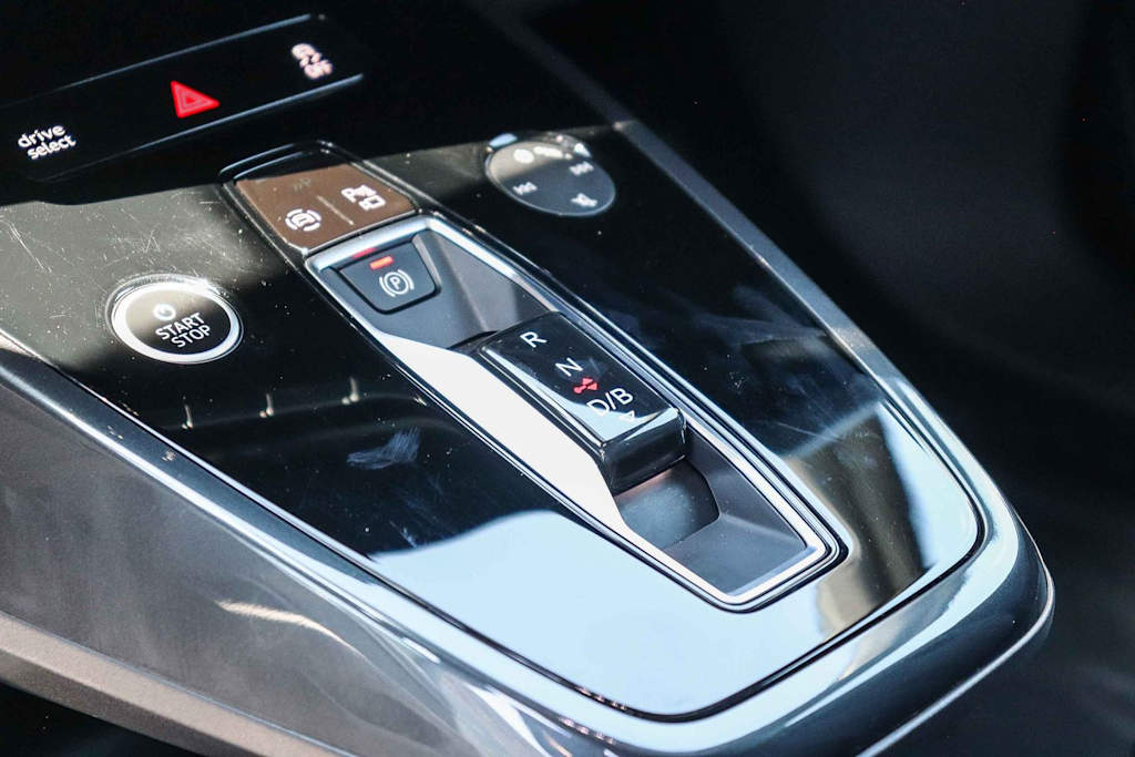 Thumbnail: 2023 Audi Q4 e-tron - 15