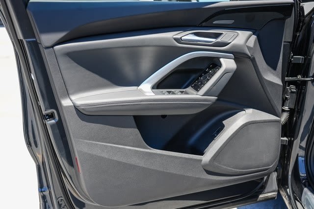 Thumbnail: 2025 Audi Q5 - 29