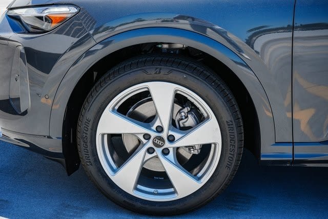 Thumbnail: 2025 Audi Q5 - 6