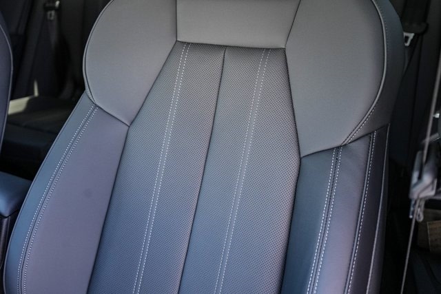 Thumbnail: 2025 Audi Q5 - 33