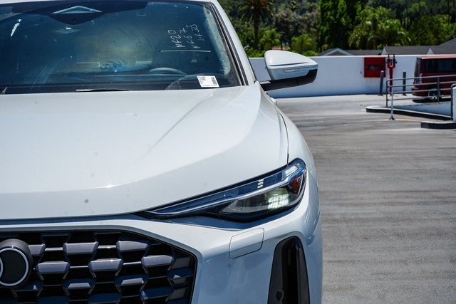 Thumbnail: 2025 Audi Q5 - 17