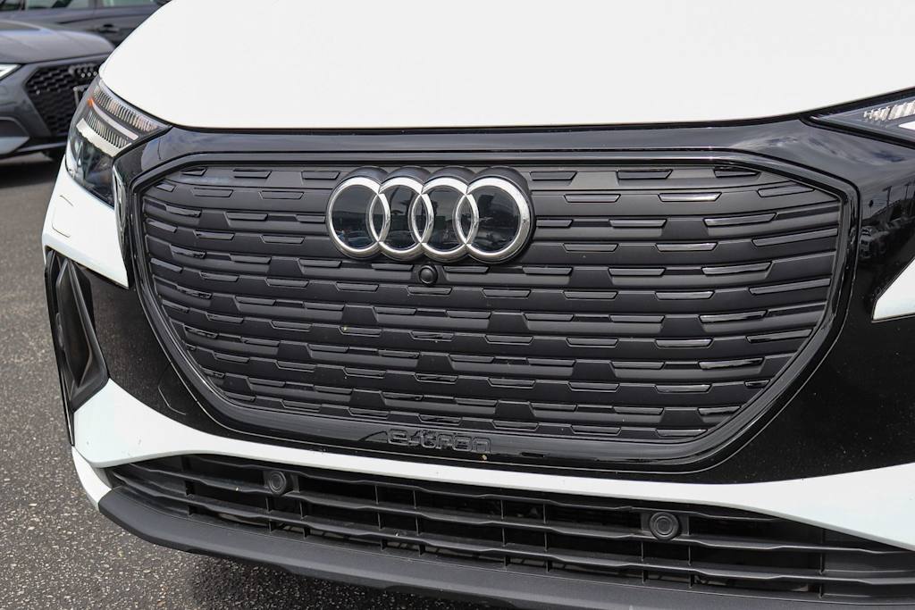 Thumbnail: 2024 Audi Q4 e-tron - 5