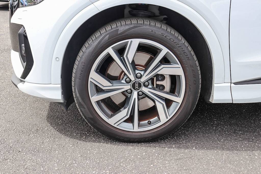 Thumbnail: 2024 Audi Q4 e-tron - 6