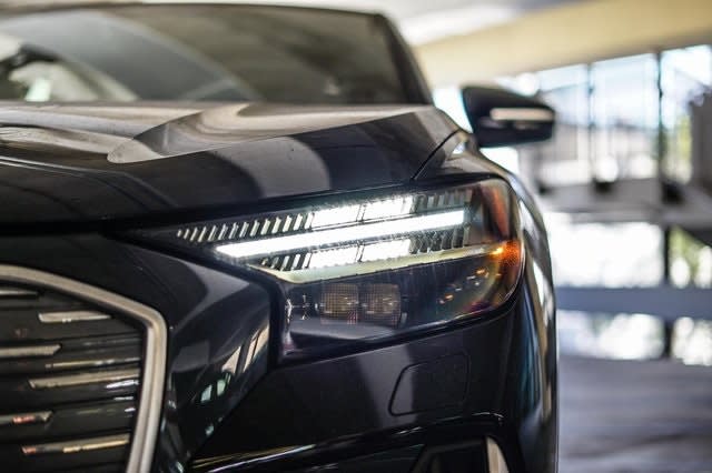 Thumbnail: 2023 Audi Q4 e-tron - 10