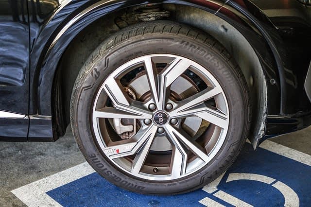 Thumbnail: 2023 Audi Q4 e-tron - 5