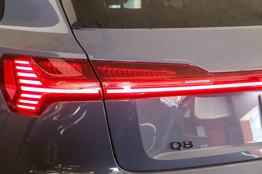 Thumbnail: 2024 Audi Q8 e-tron - 12