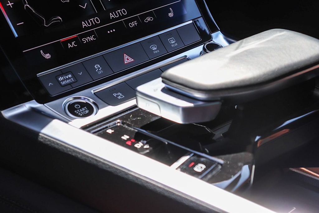 Thumbnail: 2024 Audi Q8 e-tron - 14