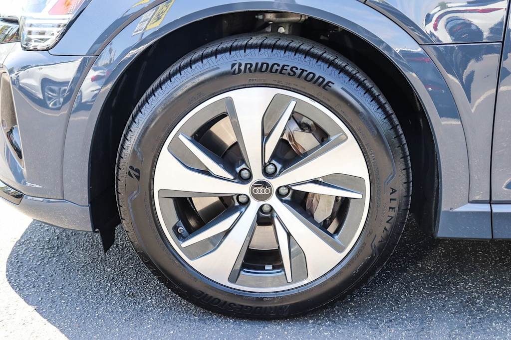 Thumbnail: 2024 Audi Q8 e-tron - 6