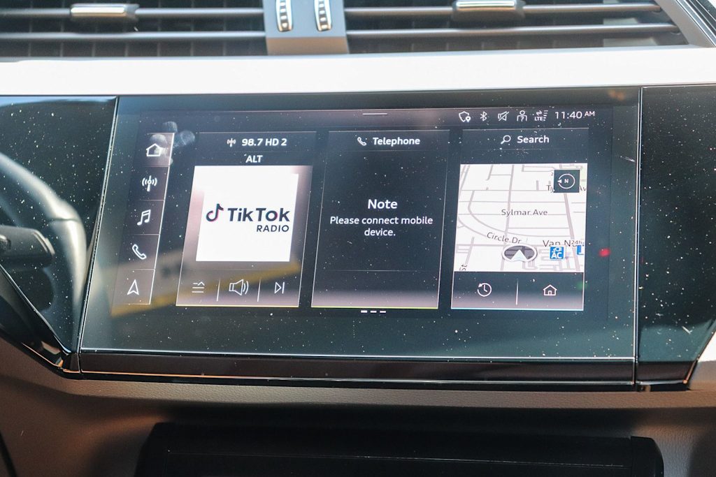 Thumbnail: 2024 Audi Q8 e-tron - 13