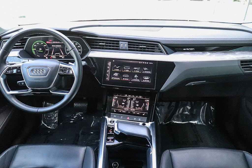 Thumbnail: 2024 Audi Q8 e-tron - 2