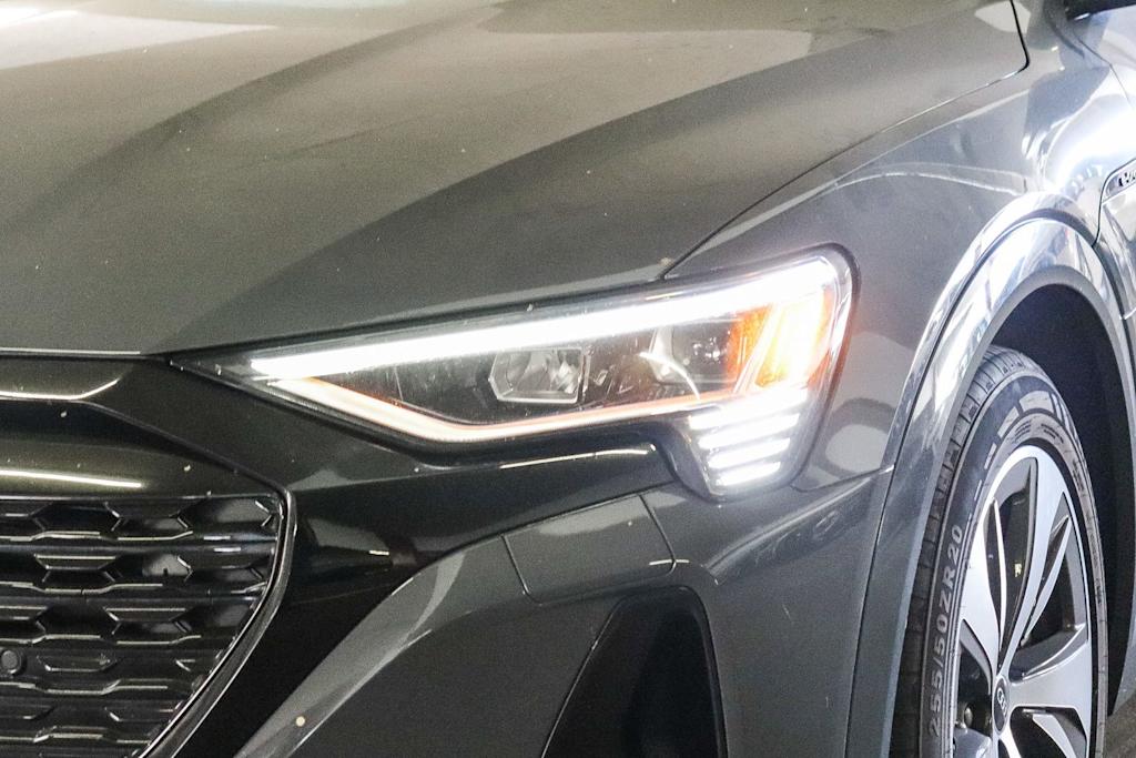 Thumbnail: 2024 Audi Q8 e-tron - 9