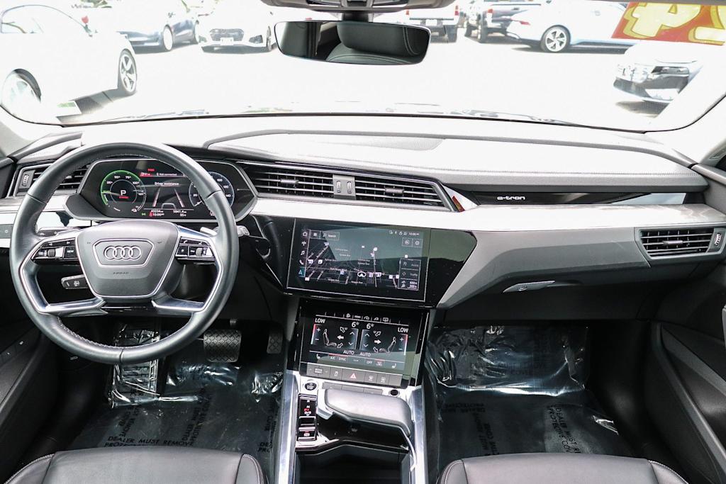 Thumbnail: 2024 Audi Q8 e-tron - 2