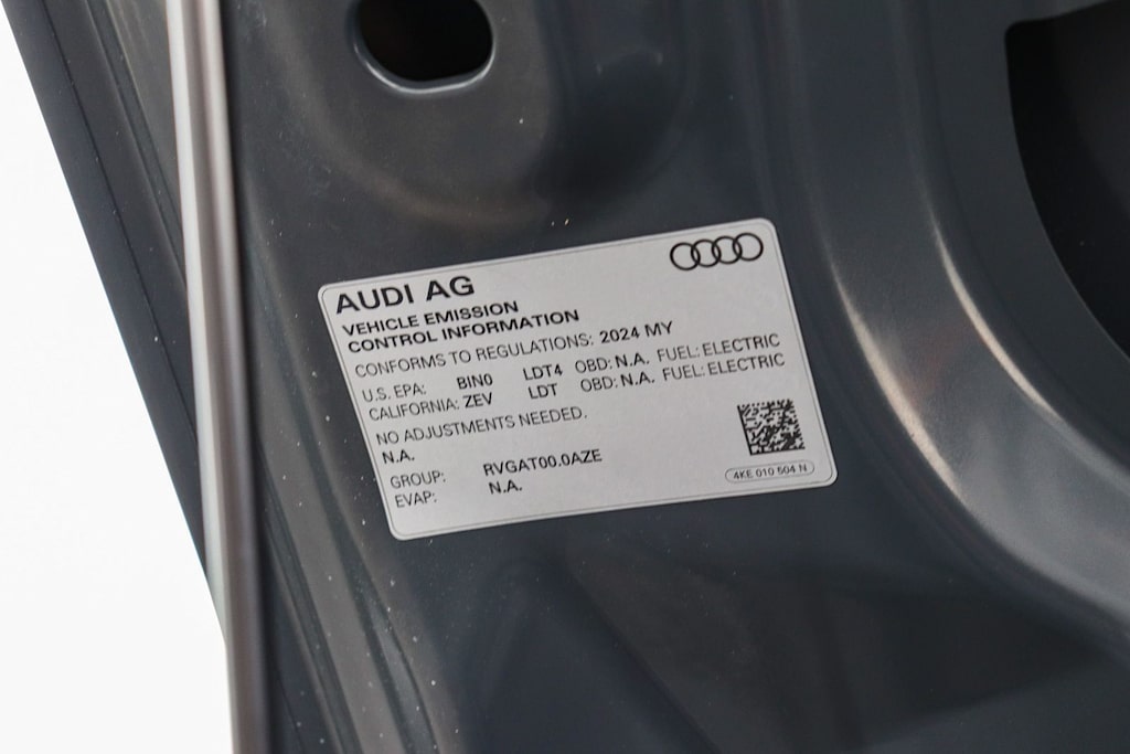 Thumbnail: 2024 Audi Q8 e-tron - 17
