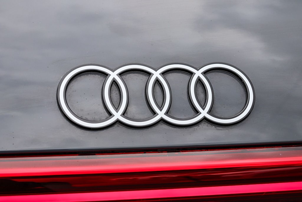 Thumbnail: 2024 Audi Q8 e-tron - 25