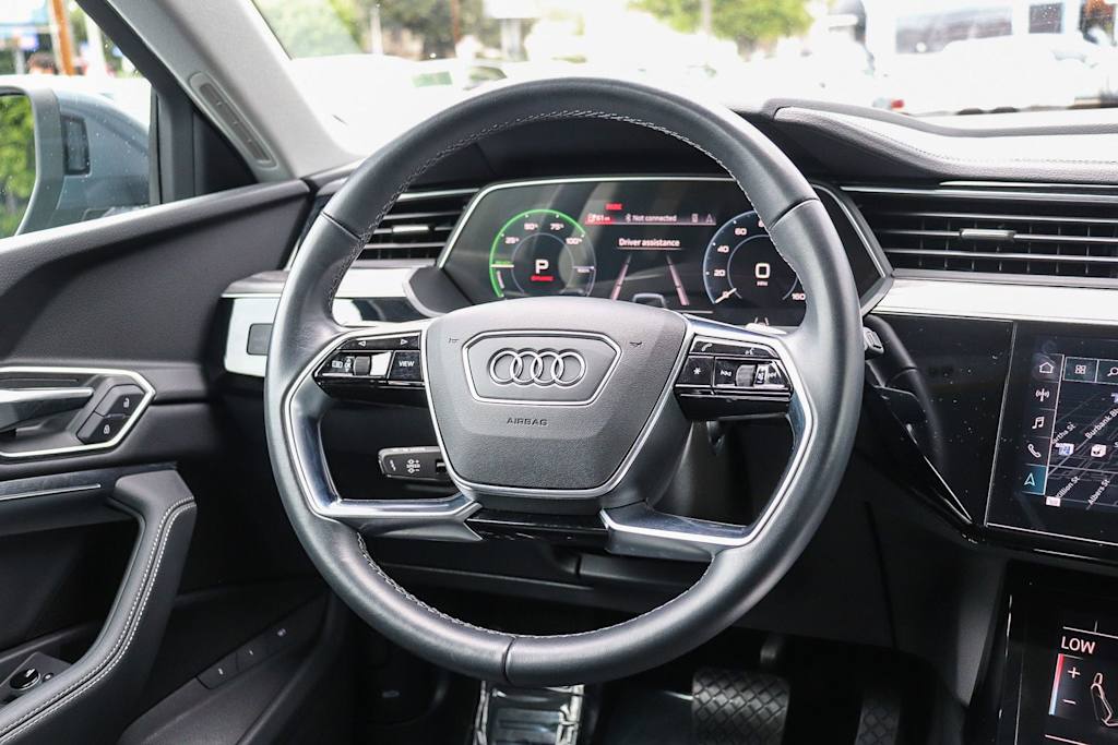 Thumbnail: 2024 Audi Q8 e-tron - 12