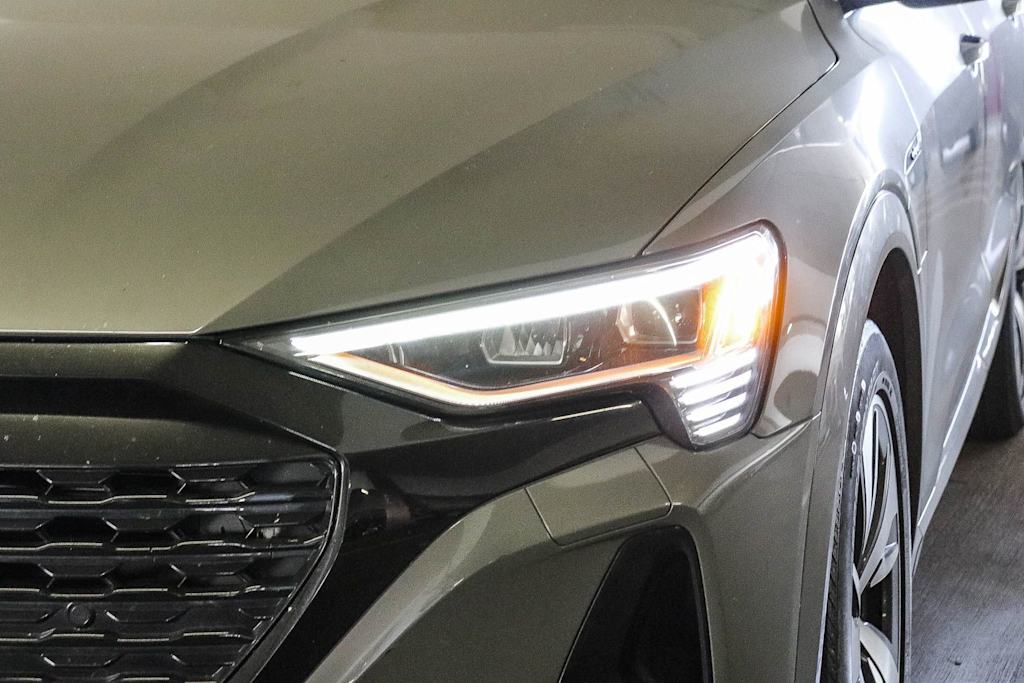 Thumbnail: 2024 Audi Q8 e-tron - 9