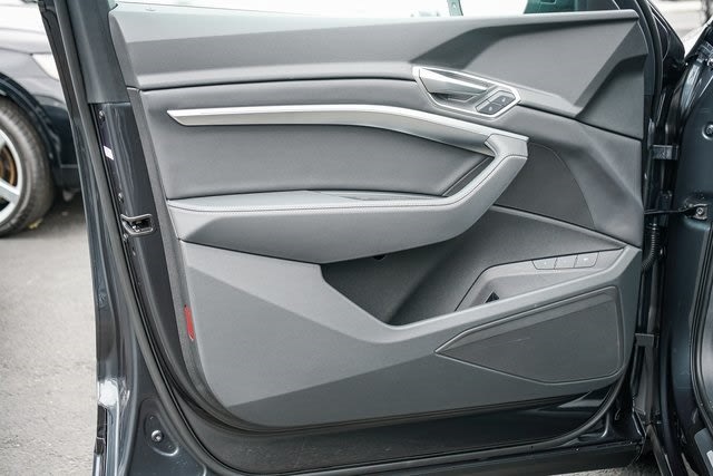 Thumbnail: 2024 Audi Q8 e-tron - 22