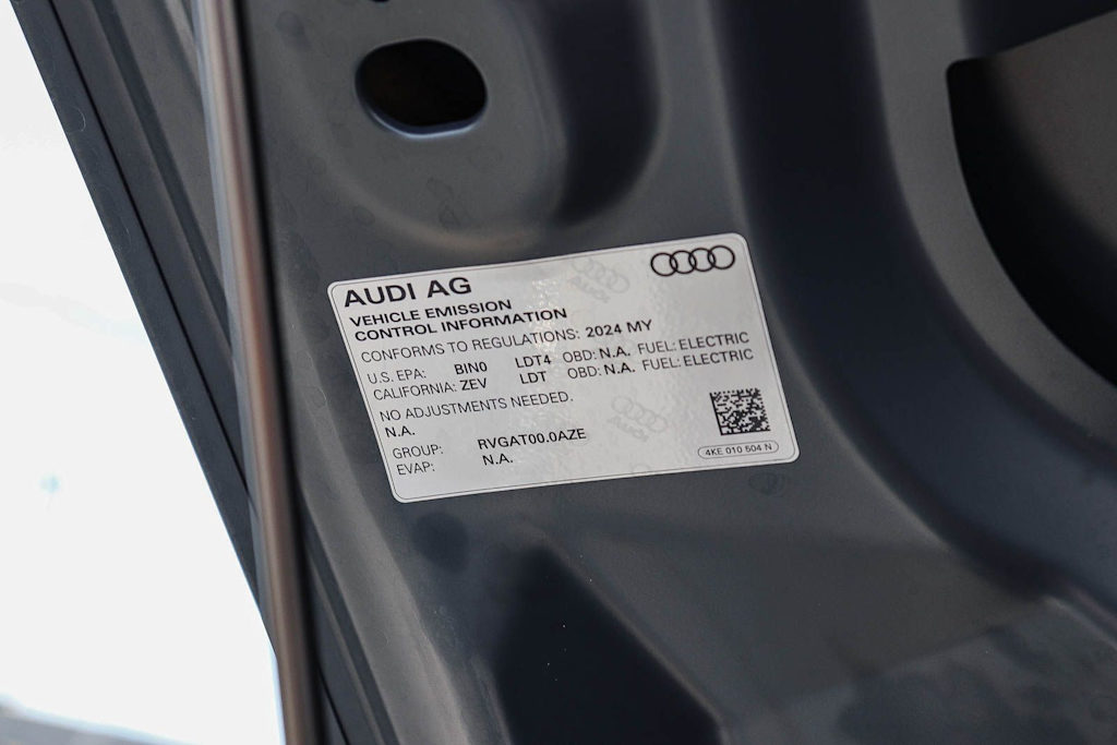 Thumbnail: 2024 Audi Q8 e-tron - 16