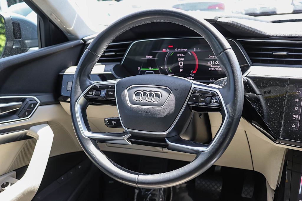 Thumbnail: 2024 Audi Q8 e-tron - 8