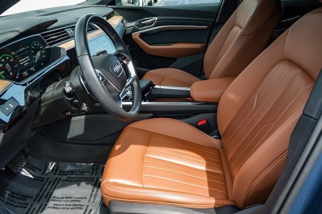 Thumbnail: 2024 Audi Q8 e-tron - 11