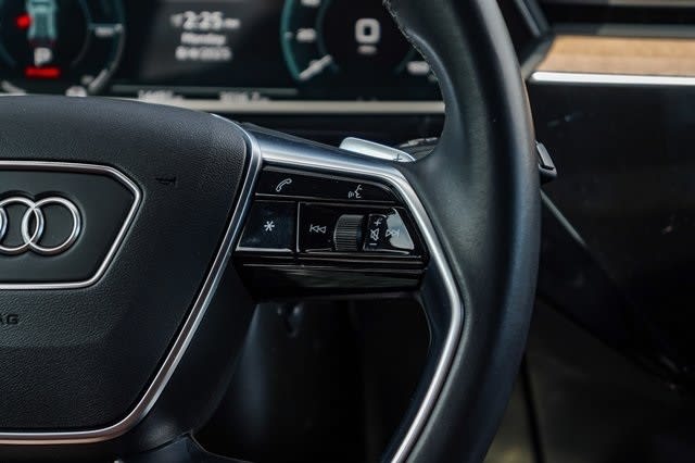 Thumbnail: 2024 Audi Q8 e-tron - 24