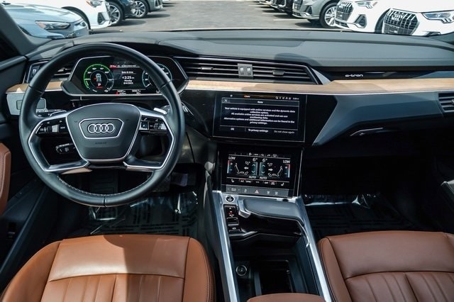 Thumbnail: 2024 Audi Q8 e-tron - 2