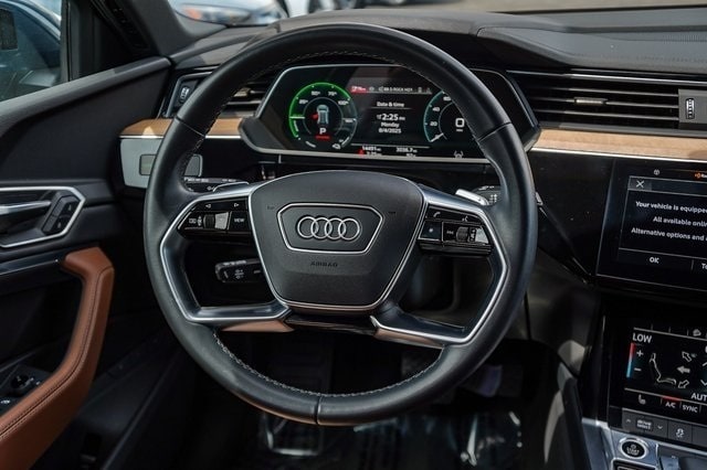 Thumbnail: 2024 Audi Q8 e-tron - 9