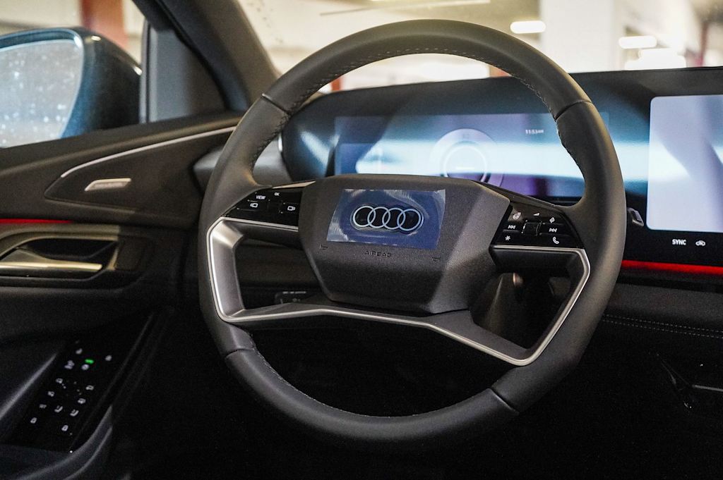 Thumbnail: 2027 Audi Q6 e-tron - 11