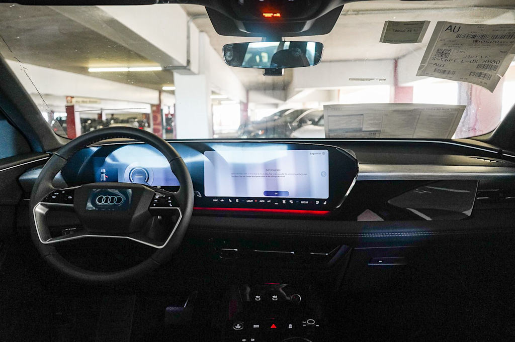 Thumbnail: 2027 Audi Q6 e-tron - 2