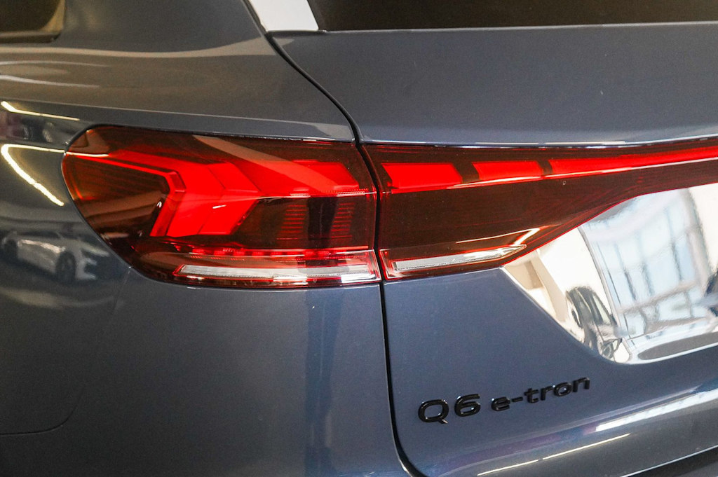 Thumbnail: 2027 Audi Q6 e-tron - 17