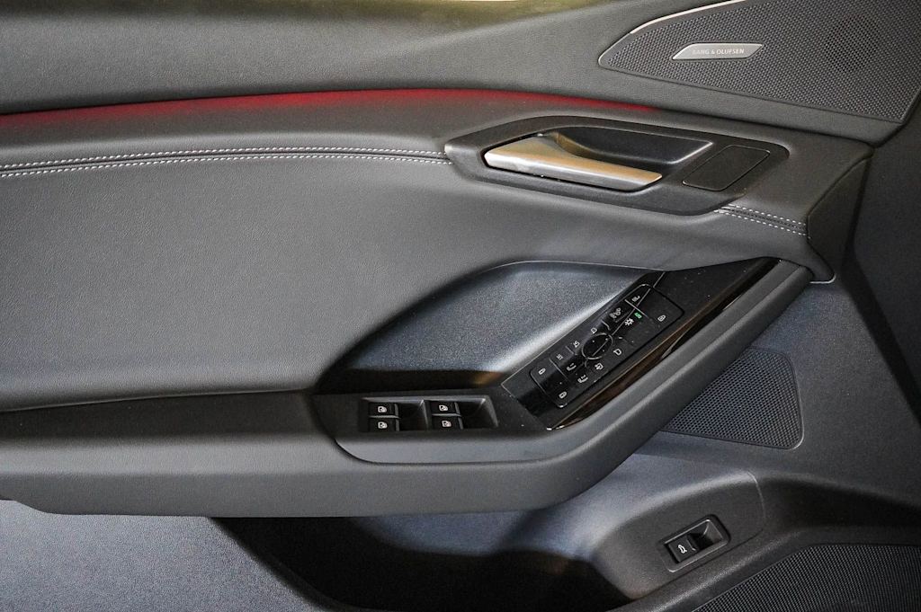 Thumbnail: 2027 Audi Q6 e-tron - 22