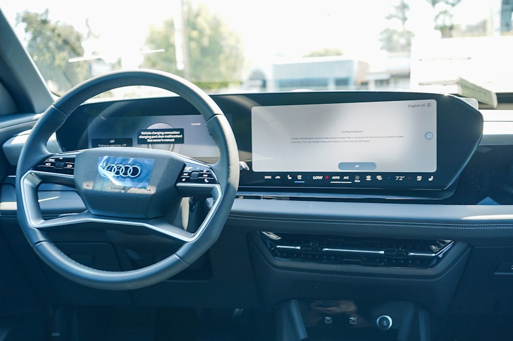 Thumbnail: 2027 Audi Q6 e-tron - 8