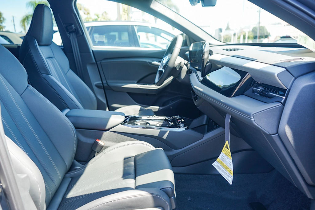 Thumbnail: 2027 Audi Q6 e-tron - 9