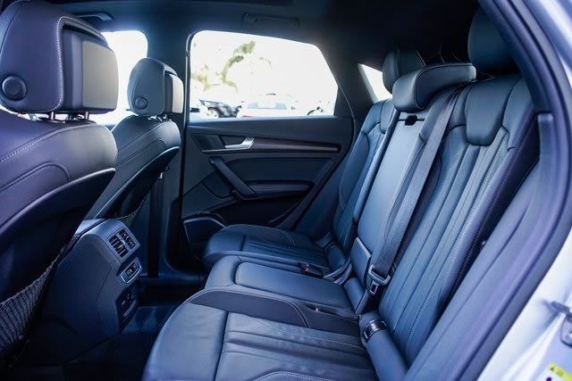 Thumbnail: 2023 Audi Q5 - 11