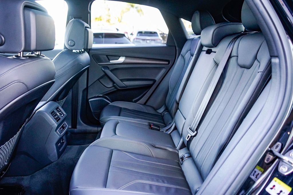 Thumbnail: 2023 Audi Q5 - 11