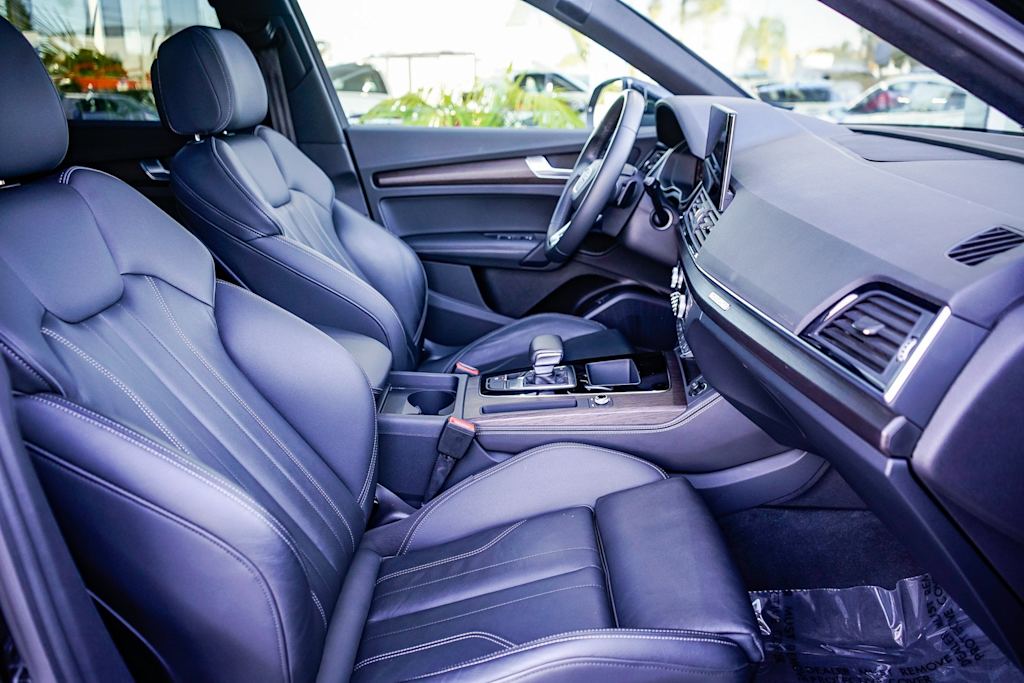 Thumbnail: 2023 Audi Q5 - 9