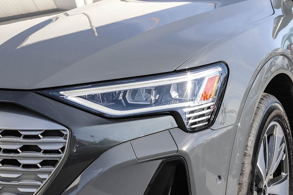 Thumbnail: 2024 Audi Q8 e-tron - 20