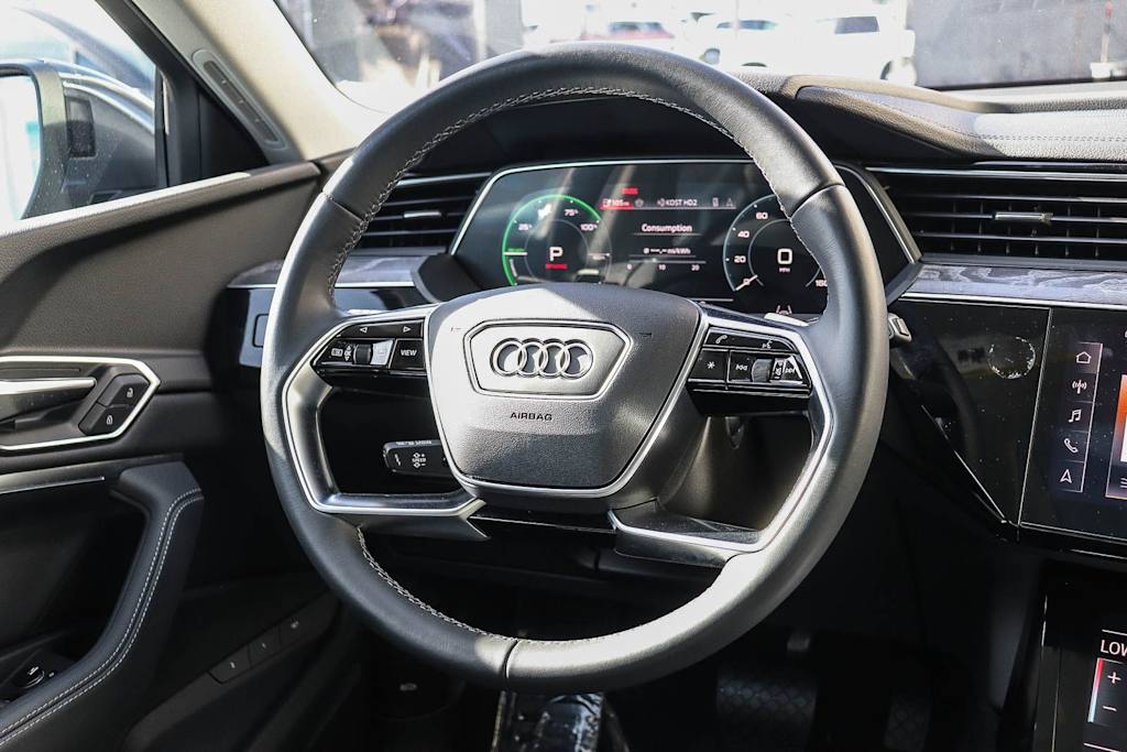 Thumbnail: 2024 Audi Q8 e-tron - 13