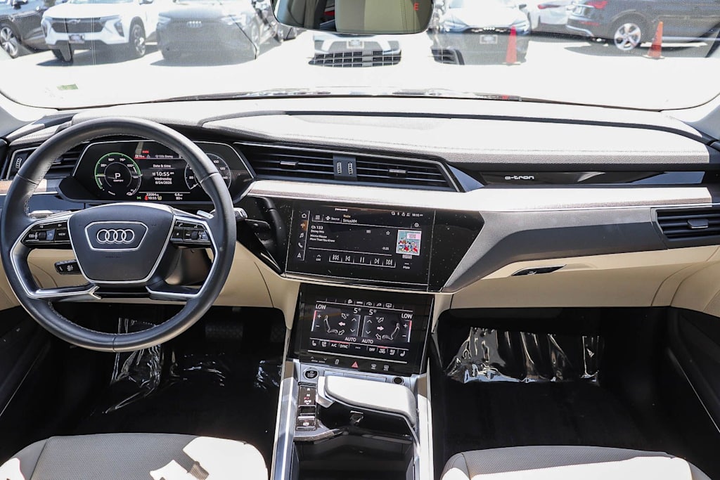 Thumbnail: 2024 Audi Q8 e-tron - 2