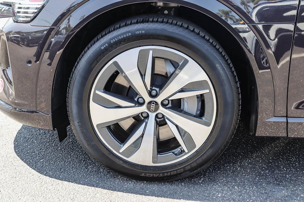 Thumbnail: 2024 Audi Q8 e-tron - 6