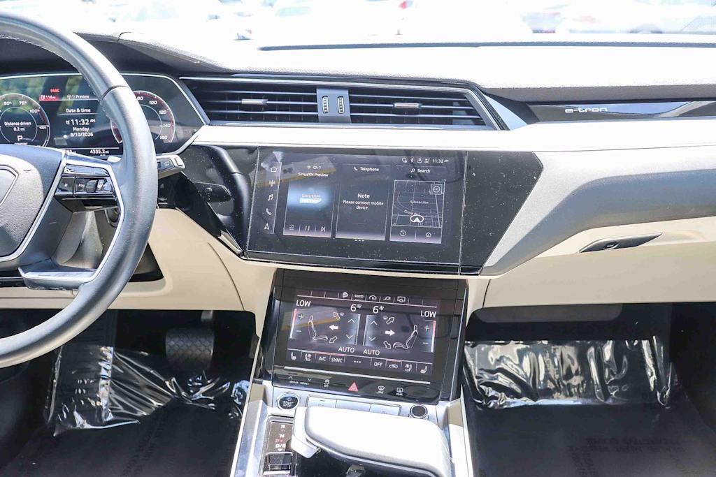Thumbnail: 2024 Audi Q8 e-tron - 8