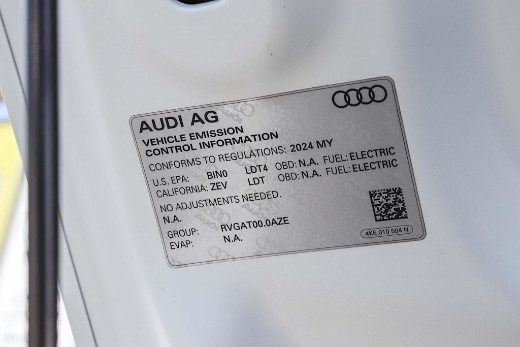Thumbnail: 2024 Audi Q8 e-tron - 16