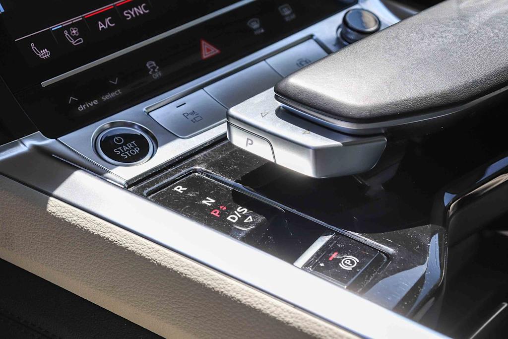 Thumbnail: 2024 Audi Q8 e-tron - 14