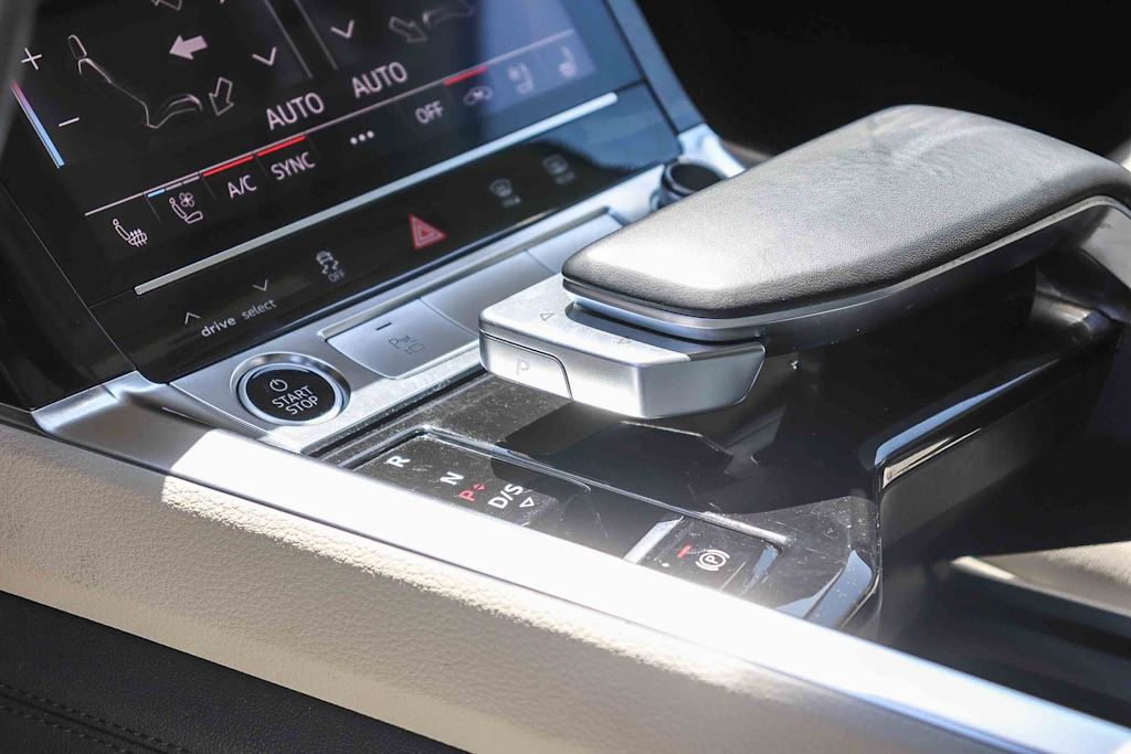 Thumbnail: 2024 Audi Q8 e-tron - 26