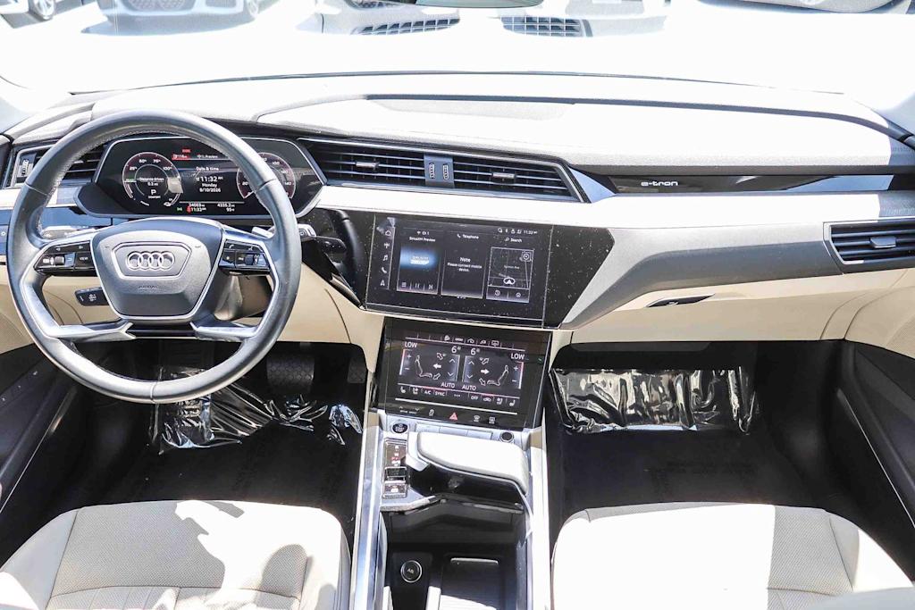 Thumbnail: 2024 Audi Q8 e-tron - 2