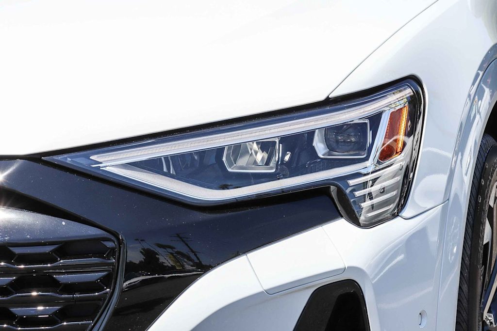 Thumbnail: 2024 Audi Q8 e-tron - 19