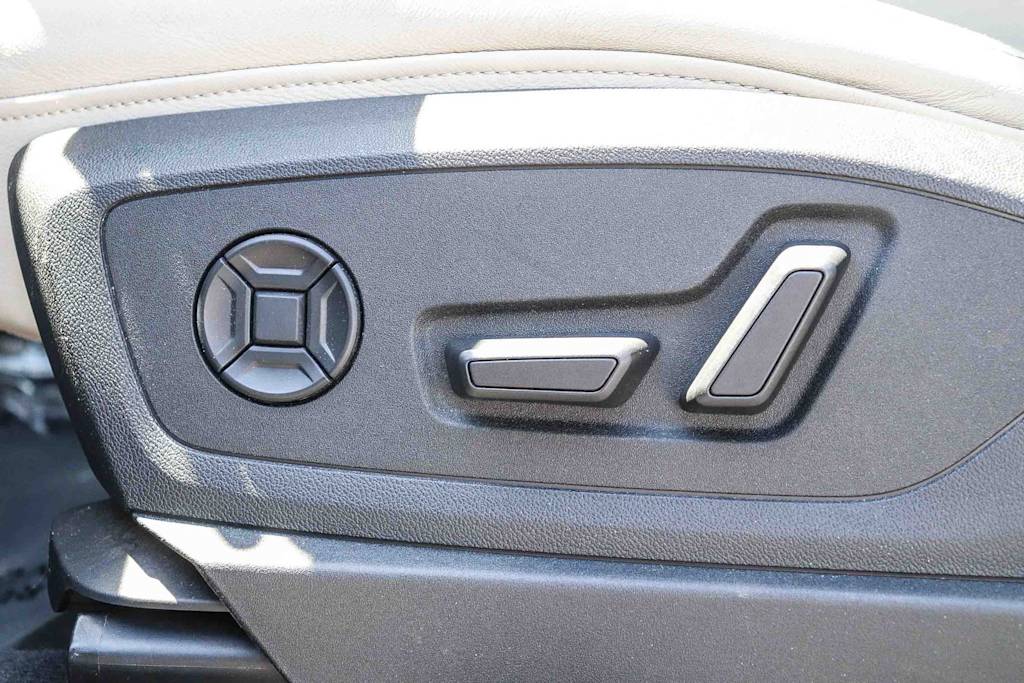 Thumbnail: 2024 Audi Q8 e-tron - 24