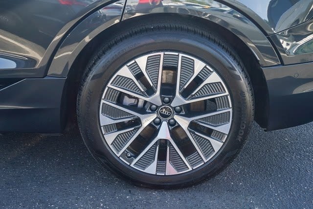 Thumbnail: 2024 Audi Q8 e-tron - 23